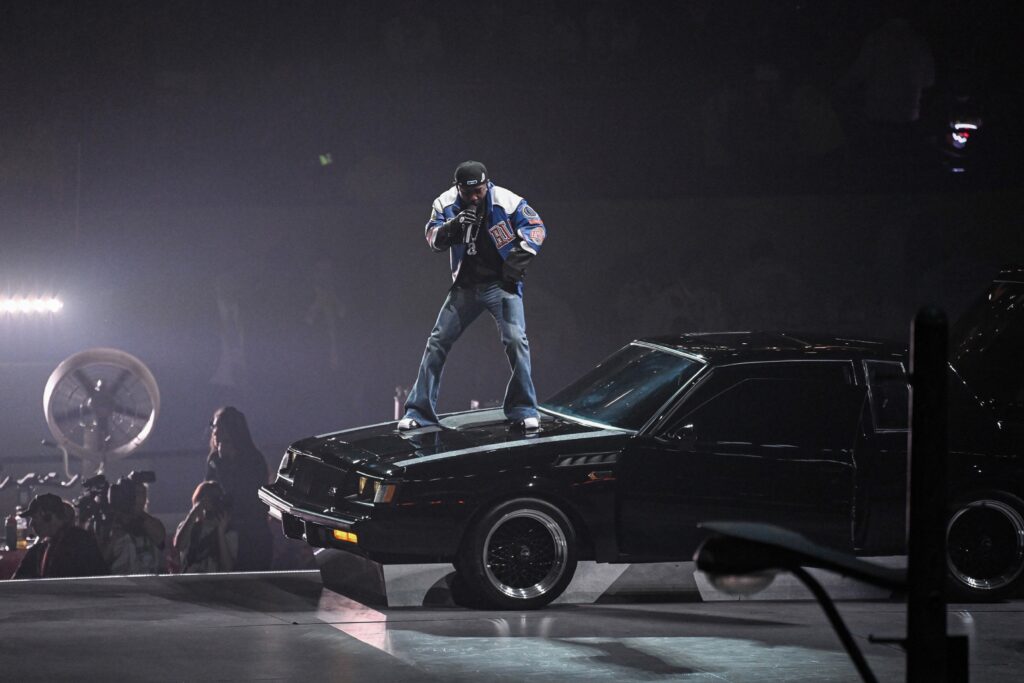 Kendrick Lamar, un show incendiar la Super Bowl